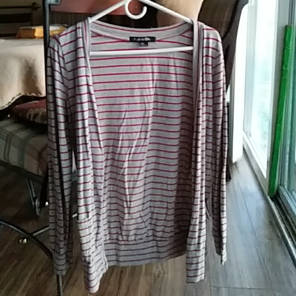 Light sweater with red stripes and buttons